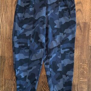Women’s Old Navy Blue Camo Athletic Pants Medium